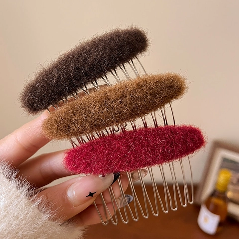 Korean Style Fuzzy Plush Hair Comb For Women Autumn Winter Princess Hairstyle Volume Side Hair Clip Fluffy Fabric Alloy Hair Accessory