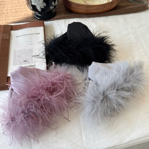 Pinza de Pelo Triangular de Pluma Negra Estilo Coreano para Mujer Elegantes Pinzas de Garra Hechas a Mano Accesorios de Invierno