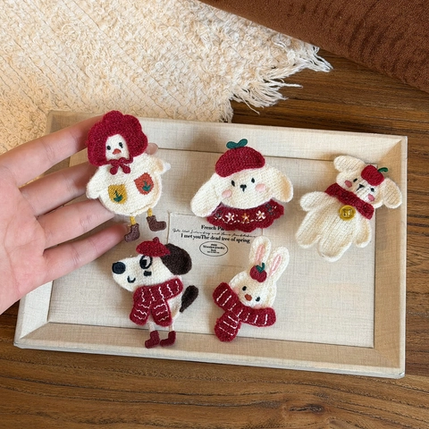 Simpatica Spilla in Tessuto Fatta a Mano con Animali dei Cartoni Animati per Donna Spilla in Stile Maglia Coniglio Cane Orso Regalo
