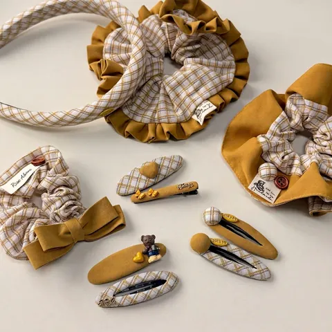 Accessori per Capelli Donna Francese Giallo Zenzero Plaid Tessuto Scrunchie Fiocco Orso Mollette Cerchietto Dolce Fatto a Mano