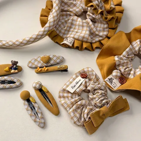 Accessori per Capelli Donna Francese Giallo Zenzero Plaid Tessuto Scrunchie Fiocco Orso Mollette Cerchietto Dolce Fatto a Mano
