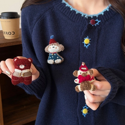 Mignonne Broche en Peluche Animaux de Dessins Animés Broderie Faite à la Main Femme Enfant Cadeau de Noël Ours Chien Alpaga Étoile Rouge Nouvel An