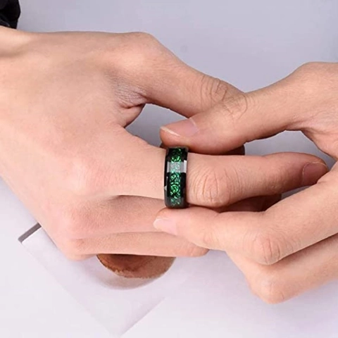 Fashion 4 Piece Set Men Titanium Steel Rings Black Celtic Dragon Pattern Sequin Inlaid Retro Punk Party Band Rings For Men