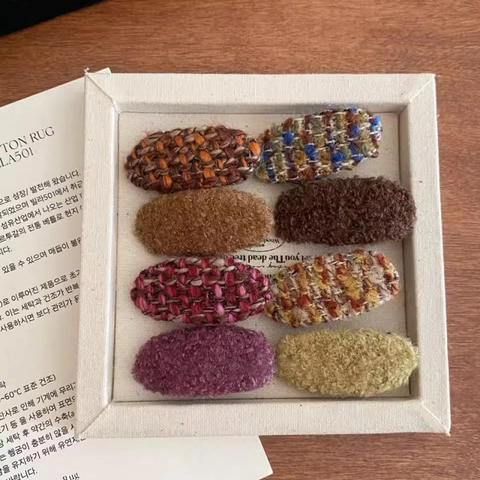 Tweed Fuzzy Hair Clips Vintage Plaid Duckbill Clips Mixed Color Side Hairpins For Women Girls Autumn Winter Accessories