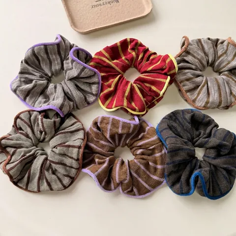 Chouchou Rayé en Tricot Vintage Bordure Ondulée Contrastée Grand Élastique à Cheveux Style Coréen Rétro Pour Femmes