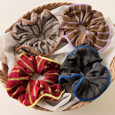 Chouchou Rayé en Tricot Vintage Bordure Ondulée Contrastée Grand Élastique à Cheveux Style Coréen Rétro Pour Femmes