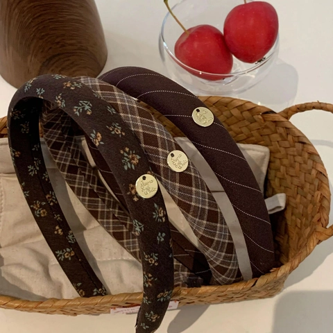 Vintage Brown Fabric Headband For Women Retro Floral Plaid Striped Wide Hairband With Gold Metal Label Hair Accessories