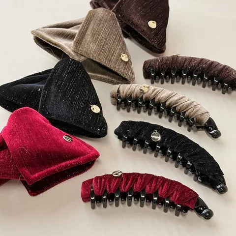 Vintage Velvet Hair Claw Banana Clip Elegant Fabric Hair Clip With Metal Pendant Retro Minimalist Hair Accessories For Women