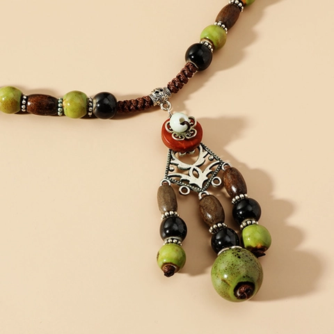 Collana con Ciondolo in Grani di Ceramica e Legno Fatta a Mano in Stile Vintage Etnico Bohémien Catena Maglione Verde Retro per Donna Gioielli