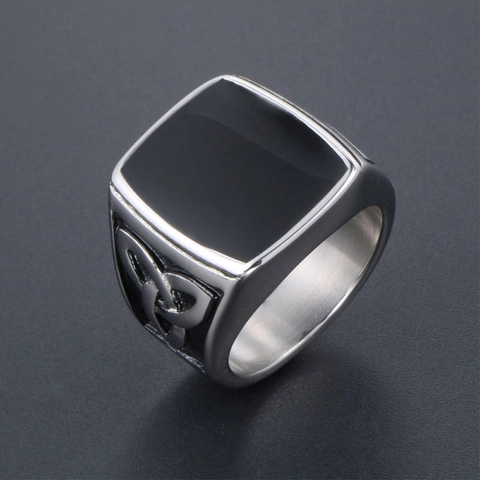 Anello da Uomo Vintage in Acciaio Inossidabile con Nodo Celtico Chevalière Quadrata Smalto Nero Intarsiato Gothic Punk Fashion