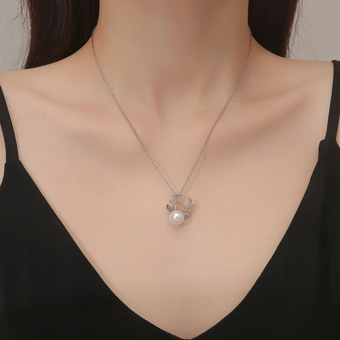 Elegant Silver Stainless Steel Reindeer Artificial Pearl Necklace For Women Christmas Deer Antler Pendant Rhinestone Jewelry Gift
