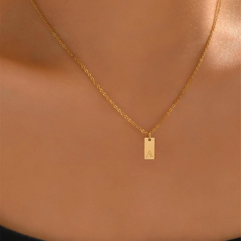Collana con Pendente Quadrato con Iniziali in Acciaio al Titanio da Donna Placcato Oro Alfabeto Rettangolare Gioielli