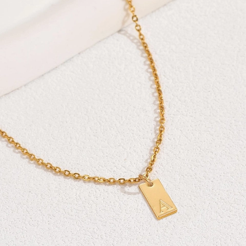 Collana con Pendente Quadrato con Iniziali in Acciaio al Titanio da Donna Placcato Oro Alfabeto Rettangolare Gioielli