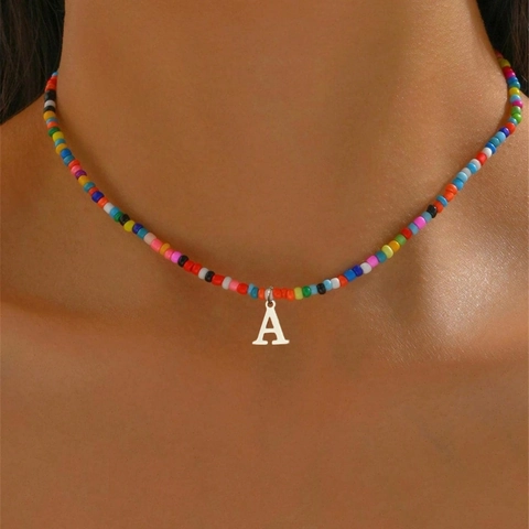 Collana in Acciaio Inossidabile con Pendente Iniziale e Perline Colorate per Donna Choker Arcobaleno Gioielli Minimalisti