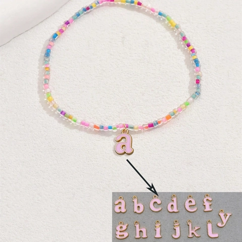 Tobillera con Inicial de Cuentas Multicolor Bohemio de Verano para Mujer Colgante de Letra de Esmalte Rosa Aleación de Acero Inoxidable