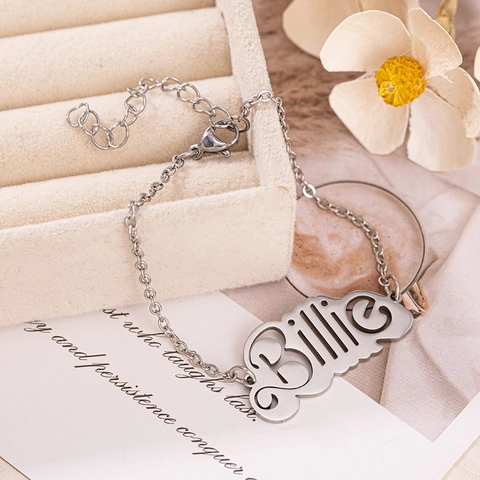 Elegante Bracciale in Acciaio Inossidabile con Nome Billie per Donna Minimalista Hip Hop Lucido Ciondolo Lettera Catena a Maglie Gioielli