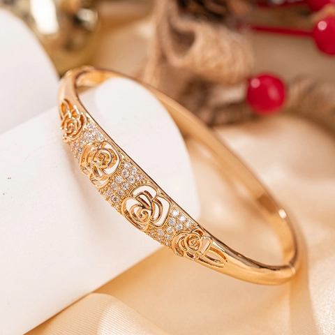 Elegant Holle Roos Legering Open Armring Micro Pave Zirkoon Mode Verguld Roségoud Vrouwen Sieraden Armband