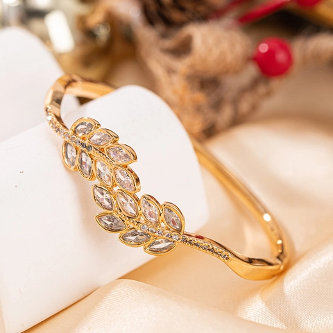 Elegant Holle Roos Legering Open Armring Micro Pave Zirkoon Mode Verguld Roségoud Vrouwen Sieraden Armband