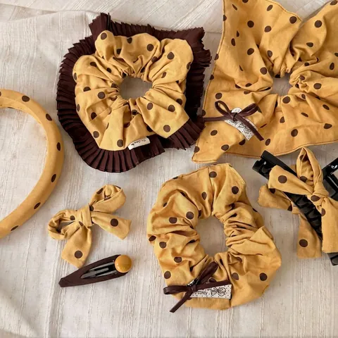 Vintage Mustard Yellow Polka Dot Hair Accessories Set For Women Handmade Fabric Scrunchie Bow Hair Claw Clip Headband