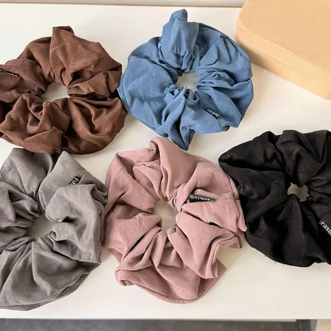 Korean Style Retro Faux Leather Texture Large Scrunchies Oversized Hair Ties Fashion Label Elastic Hair Bands For Women