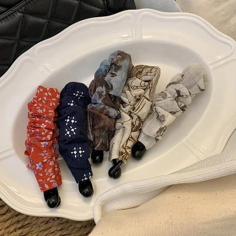 Korean Minimalist Floral Cloth Wrapped Banana Clip For Women Elegant Pleated Fabric Hair Clip Vertical Ponytail Holder Fashion Hair Accessories