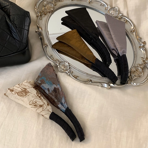 Eleganter Koreanischer Satin Stoff Bananen Haarclip Blumenmuster Twist Vertikal Clip Handgefertigt Damen Haarschmuck Schmuck