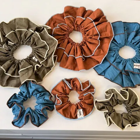 Elegante Coletero de Tela de Estilo Coreano Con Borde de Volantes Ribete en Contraste Lazo para el Pelo Hecho a Mano para Mujer Accesorio Diario