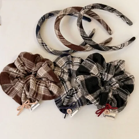 Fascia per Capelli a Quadri Retrò Coreana Scrunchies Con Fiocco in Tessuto per Donna Cerchietti Con Bottone in Legno Accessori per Capelli
