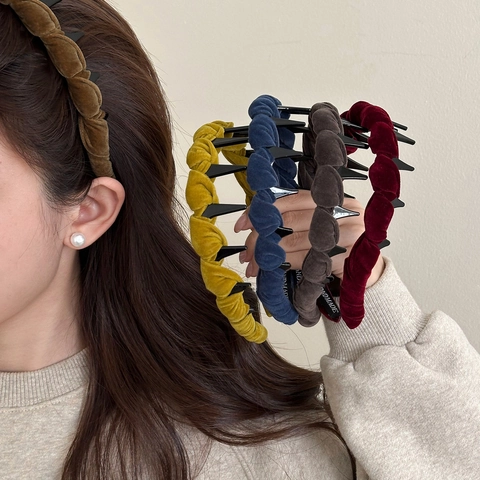 Vintage Velvet Pleated Headband With Anti-Slip Teeth Elegant Solid Color Hairband For Women Daily Fashion Hair Accessories
