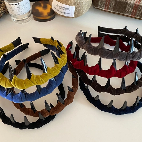 Vintage Velvet Pleated Headband With Anti-Slip Teeth Elegant Solid Color Hairband For Women Daily Fashion Hair Accessories