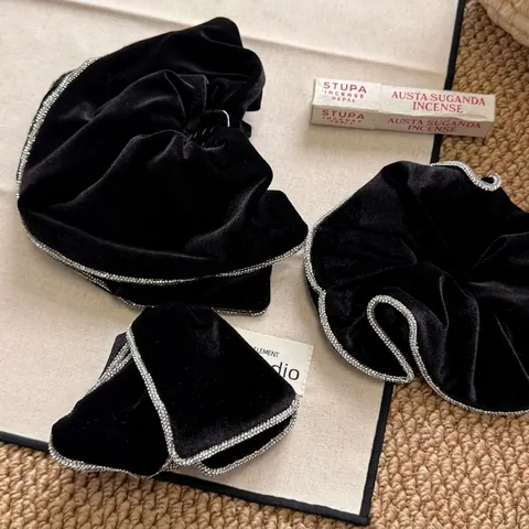 Pince à Cheveux Nœud Papillon en Velours Noir Strass Vintage Français Élégant Pince Crabe et Chouchou Accessoires Cheveux Femme