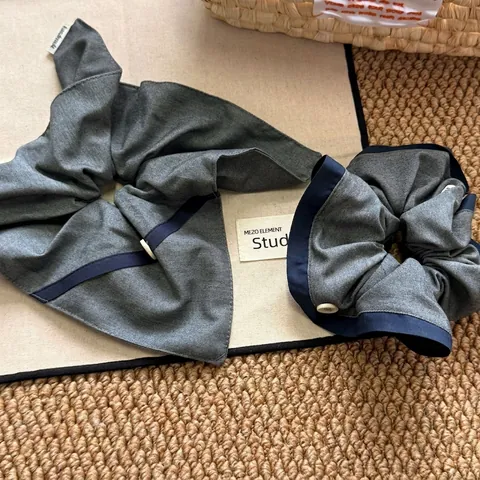 Elastico per Capelli Grande in Tessuto Elegante Blu Grigio a Contrasto Stile Coreano Con Bottone Bianco Accessori Donna
