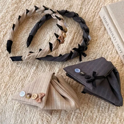 Koreanischer Stil Süß Stoff Schleife Knopf Haarkralle Gewebtes Stirnband Elegant Vielseitig Haarschmuck Für Damen