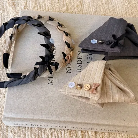 Koreanischer Stil Süß Stoff Schleife Knopf Haarkralle Gewebtes Stirnband Elegant Vielseitig Haarschmuck Für Damen