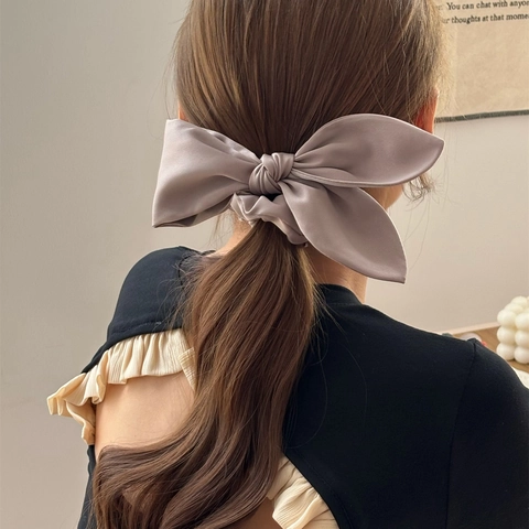 Chouchous en Satin de Style Français avec Nœud Asymétrique Élastiques à Cheveux en Polyester Élégants pour Femmes