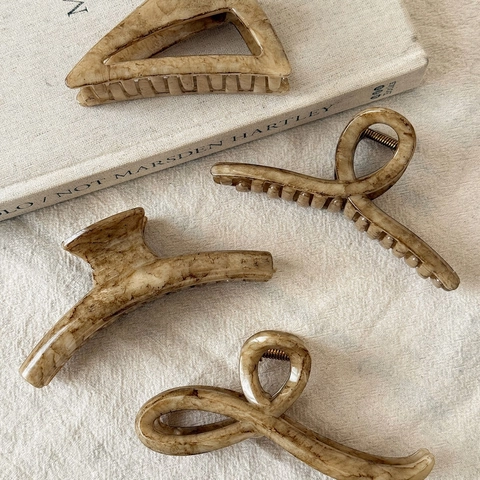 Vintage Marble Pattern Resin Hair Claw Clip Handmade Large Hairpin Fashion Hair Accessory For Women Daily Use