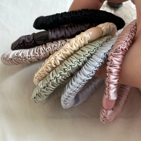 High Quality Pleated Satin Scrunchie Minimalist Soft Silk Like Fabric Hair Tie With Resin Buckle Elastic Hair Ring For Women