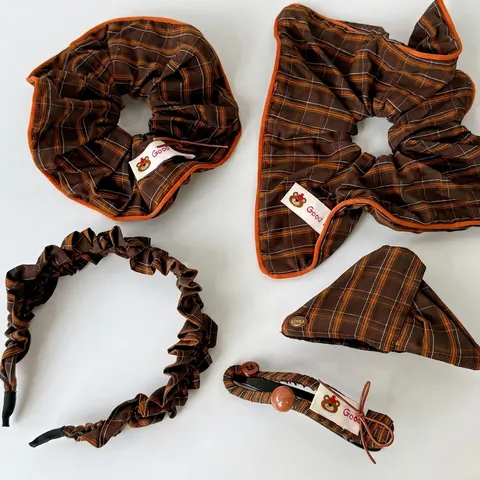 Set Accessori per Capelli in Tessuto Scozzese Marrone Vintage Stile Coreano Scrunchie Cerchietto Mollette per Donna