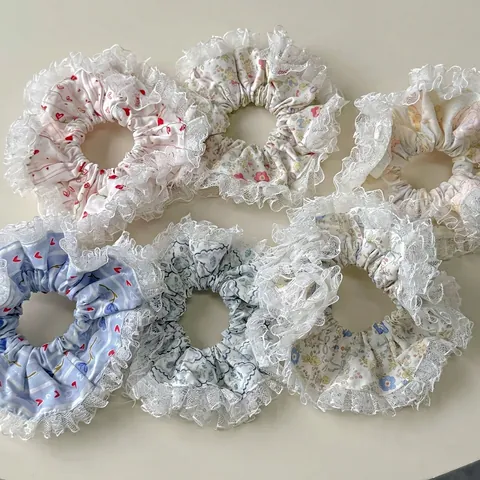Chouchous en Dentelle Florale Faits à la Main pour Femmes Doux Style Coréen Élastiques à Cheveux en Tissu Grands Accessoires de Mode