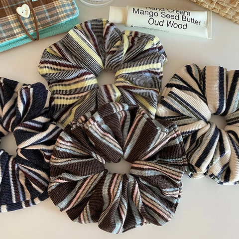 Retro Collegiate Style Knitted Striped Scrunchies Elegant Floral Tassel Hair Claw Clips Women Fashion Hair Accessories