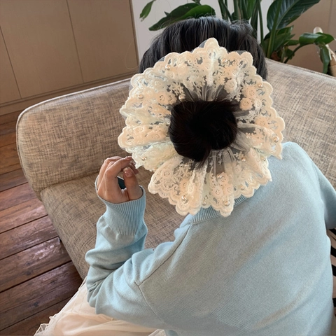 Elegant Large Lace Pearl Scrunchie Embroidered Mesh Hair Ring Fairy Floral Lace Hair Tie For Women Bun Accessories