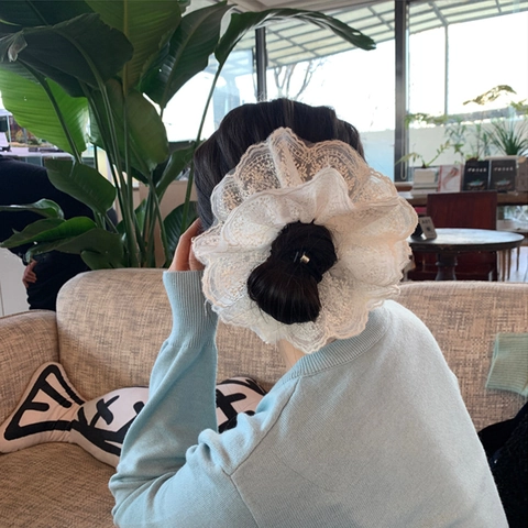 Dames Vierlaags Kant Groot Haarelastiek Crèmewit Bloemenborduurwerk Zoet Frans Stijl Elastisch Handgemaakt Haaraccessoire