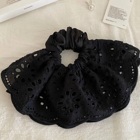 Scrunchie in Pizzo Traforato Grande Elastico per Capelli Dolce Bordo a Petalo Accessorio per Capelli per Donne Ragazze