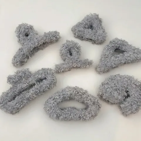 Women Grey Plush Hair Claw Clip Faux Fur Large Shark Clip Geometric Fuzzy Hairpin Autumn Winter Thick Hair Accessories Headdress