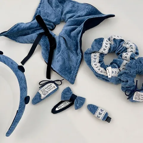 Ensemble d'Accessoires Cheveux en Velours Bleu Rétro pour Femmes Chouchous à Nœud Doux et Dentelle Cœur Barrettes à Ours en Velours Côtelé Serre-tête Mode