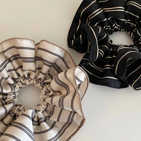 Scrunchies Oversize Coreani Vintage in Raso a Righe Pieghettati Fermacapelli con Volant Elegante Porta Coda di Cavallo per Donna Accessori Capelli