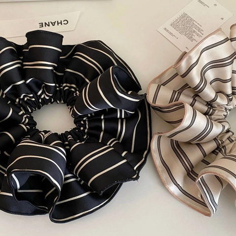 Scrunchies Oversize Coreani Vintage in Raso a Righe Pieghettati Fermacapelli con Volant Elegante Porta Coda di Cavallo per Donna Accessori Capelli