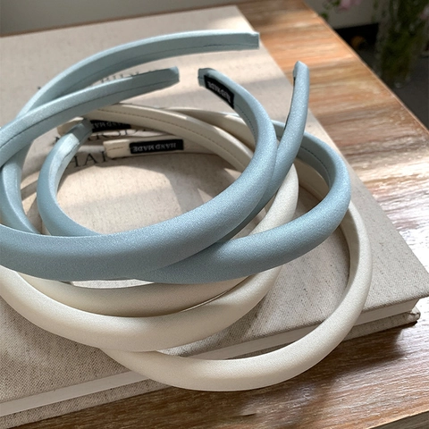 Serre-tête Minimaliste Rembourré en Tissu Éponge pour Femmes Couleur Unie Fait à la Main Bandeau Épais Accessoire Cheveux