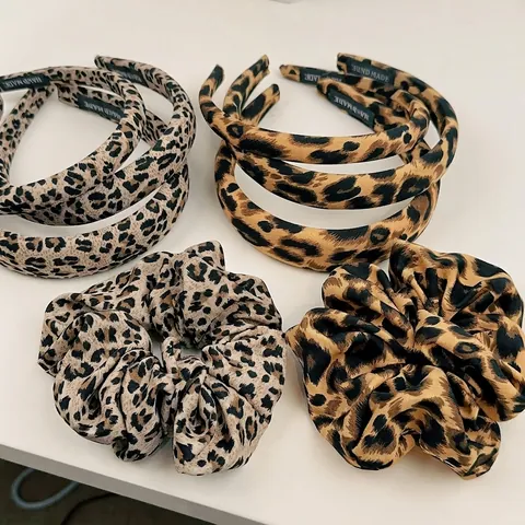 Cerchietto in Tessuto con Stampa Leopardata Retro Francese Fascia Larga per Capelli Donna Scrunchie Leopardato Fatto a Mano