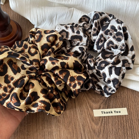 Luipaardprint Haarelastiekjes voor Dames Satin Look Grote Haarelastieken Elastische Geplooide Paardenstaarthouder Mode Haaraccessoires